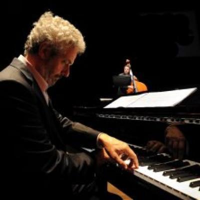 il maestro Nicola Piovani al pianoforte