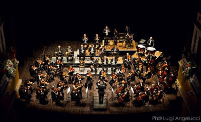 Imperatore: FORM - Orchestra Filarmonica Marchigiana e il giovane pianista Giulio De Padova in concerto, musiche di L. v. Beethoven. Venerdì 26 gennaio 2018 alle 21 al Teatro della Fortuna di Fano. © Luigi Angelucci