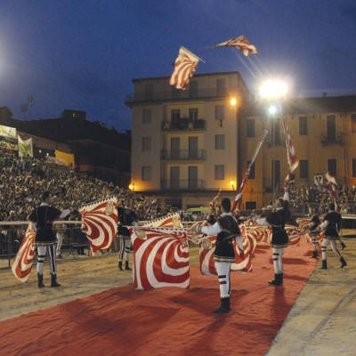 sbandieratori al Palio dei Borghi sbandieratori al Palio dei Borghi